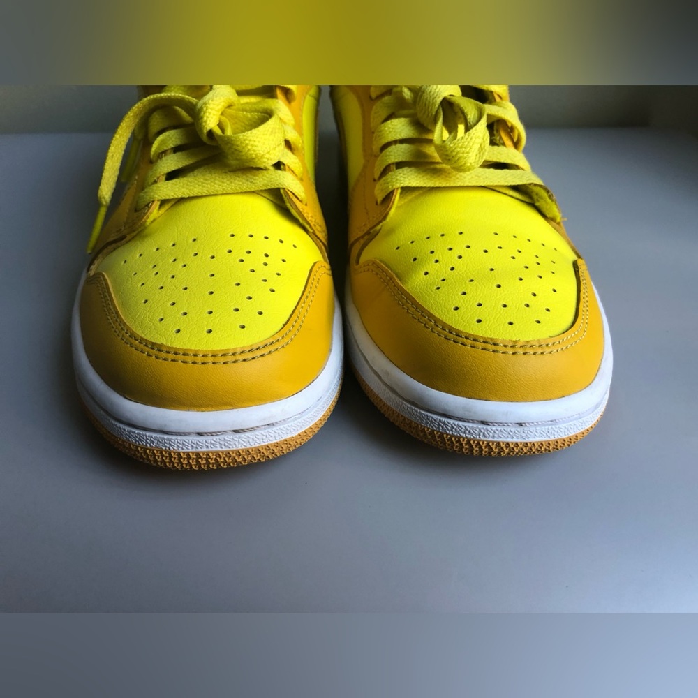 Nike Air Jordan 1 Low Yellow Strike White Pollen Size: US Women's 8 - Picture 4 of 12